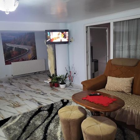Apartament Cu Terasa Si Gratar Apartment ซาตูมาเร ภายนอก รูปภาพ