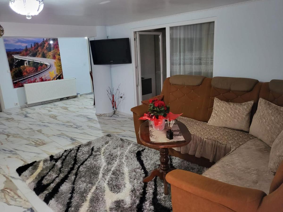 Apartament Cu Terasa Si Gratar Apartment ซาตูมาเร ภายนอก รูปภาพ
